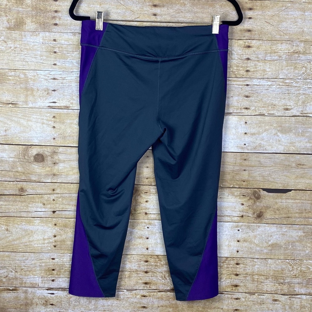 Second Skin Compression Capris Euc Size Large - image 2